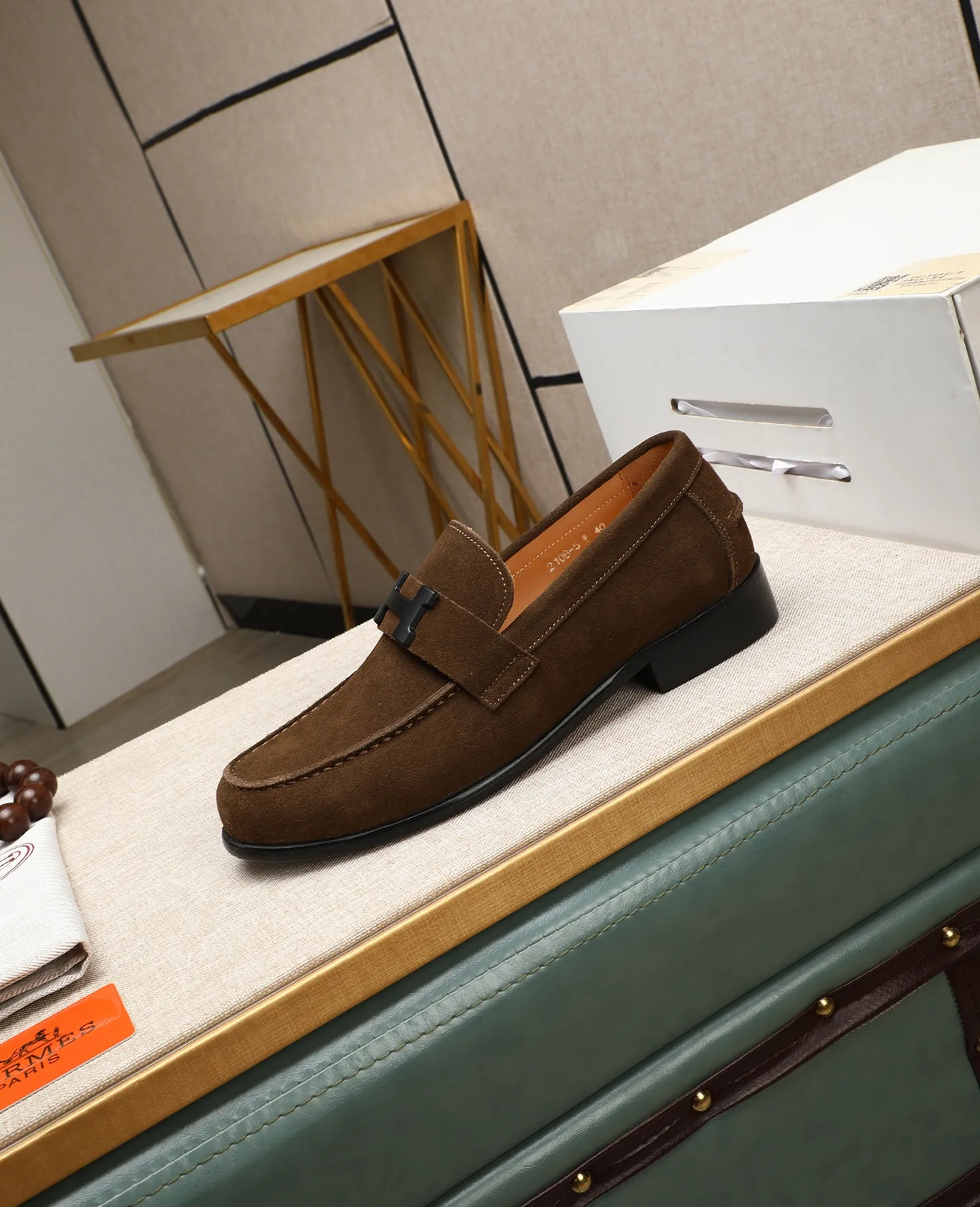 Men's shoes 💰620 Original quality Brand: Hermès Standard code: Men's code: 39.40.41.42.43.44 (38.45. Customized) Grade: Same style as the official website Original quality Material: Original cowhide Original breathable cowhide lining Original outsole Style category: Men's fashionable casual leather shoes Color: Actual picture